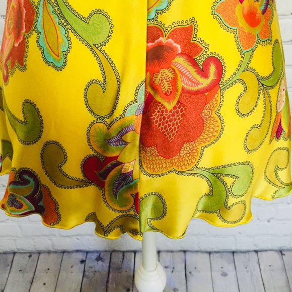 Trina Turk Silk Blouse Top Yellow Florals - Picture 4 of 7